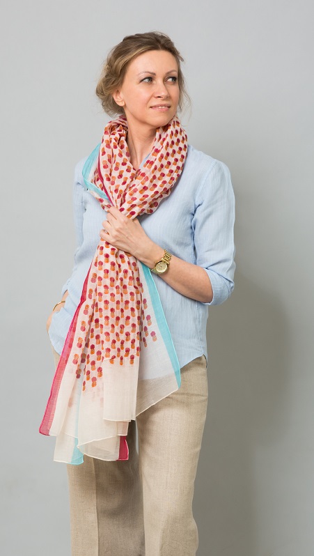 BORABORA_W Шаль BORABORA WHITE 100/190 красные ананасы на белом, хлопок шелк PETRUSSE Santreyd 