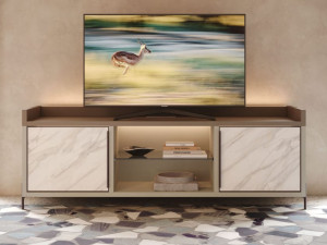 Шкаф с распашными дверями