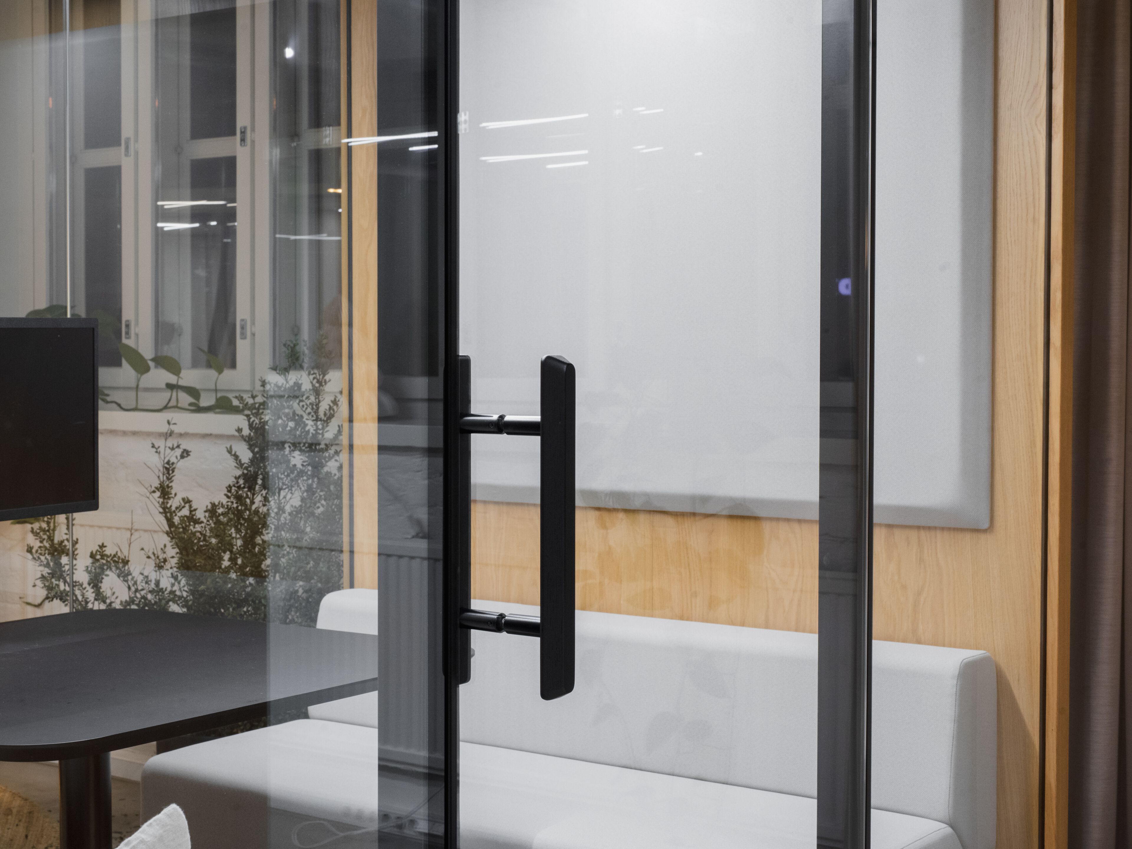 Многосторонняя акустическая офисная кабина со встроенным освещением Taiga Concept Lohko Box ARCH-00048147 - Вид №2