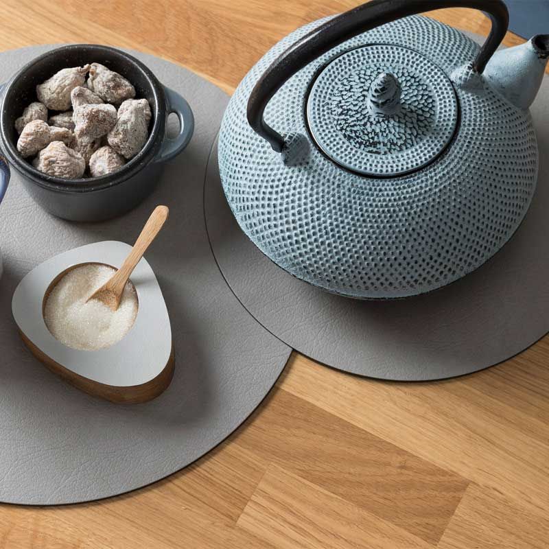 982967 CLOUD light grey подставка под горячее круглая, диаметр 24/30 см, набор 2шт;LIND DNA - Вид №1