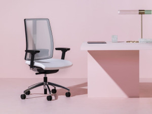 Офисное кресло с регулируемой высотой и сеткой с 5 спицами