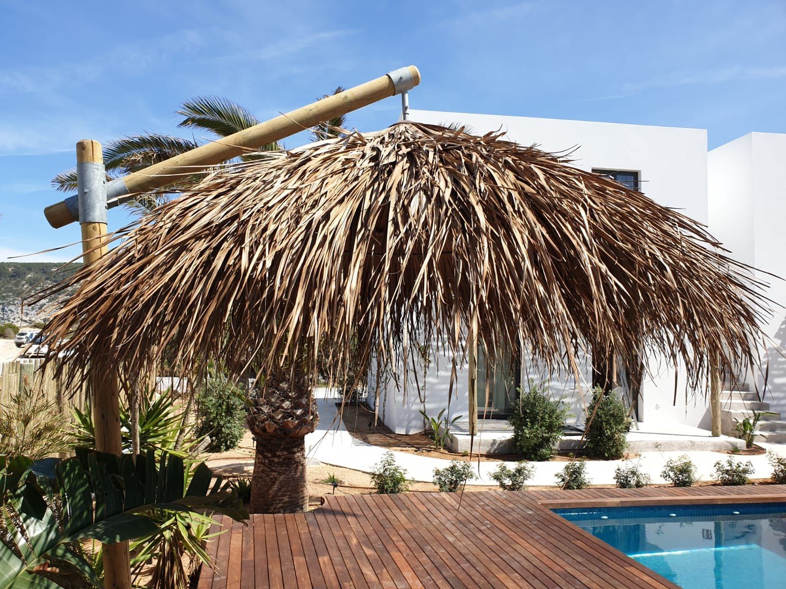 Makuti открытый зонтик с деревянным полюсом AFRICA STYLE Exotic Tres Chic ARCH-00052895