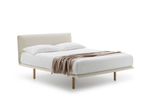 Двуспальная кровать из ткани с мягким изголовьем