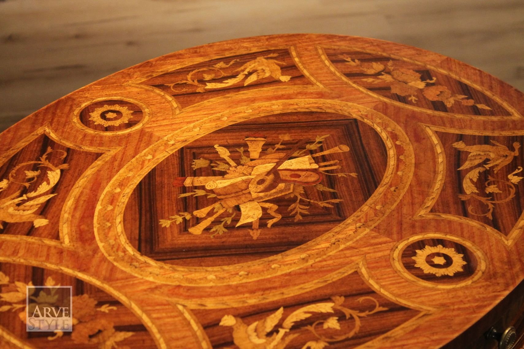 Высокий деревянный овальный журнальный столик для гостиной Arvestyle Orpheo Beetles ARCH-00066292 - Вид №10