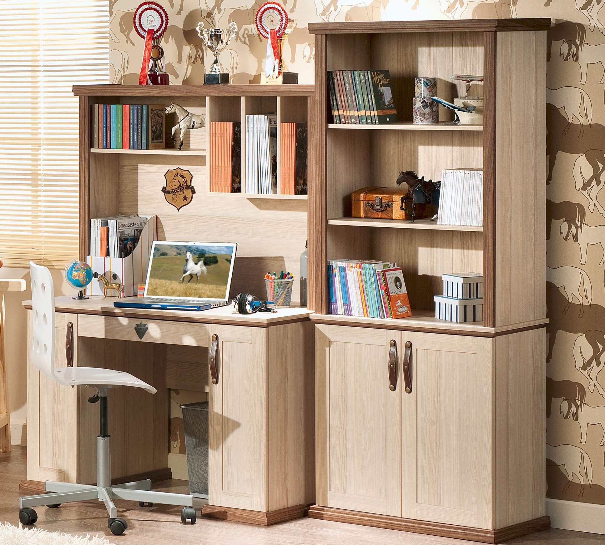 Стеллаж для книг с 2 дверцами светлый орех Royal CILEK ROYAL 00-3832197 Бежевый Santreyd - Вид №1