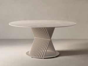 Круглый садовый стол из керамогранита