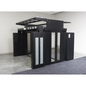 FS-AC-2001-U Продольный щеточный уплотнитель для HyperPod Schneider Electric