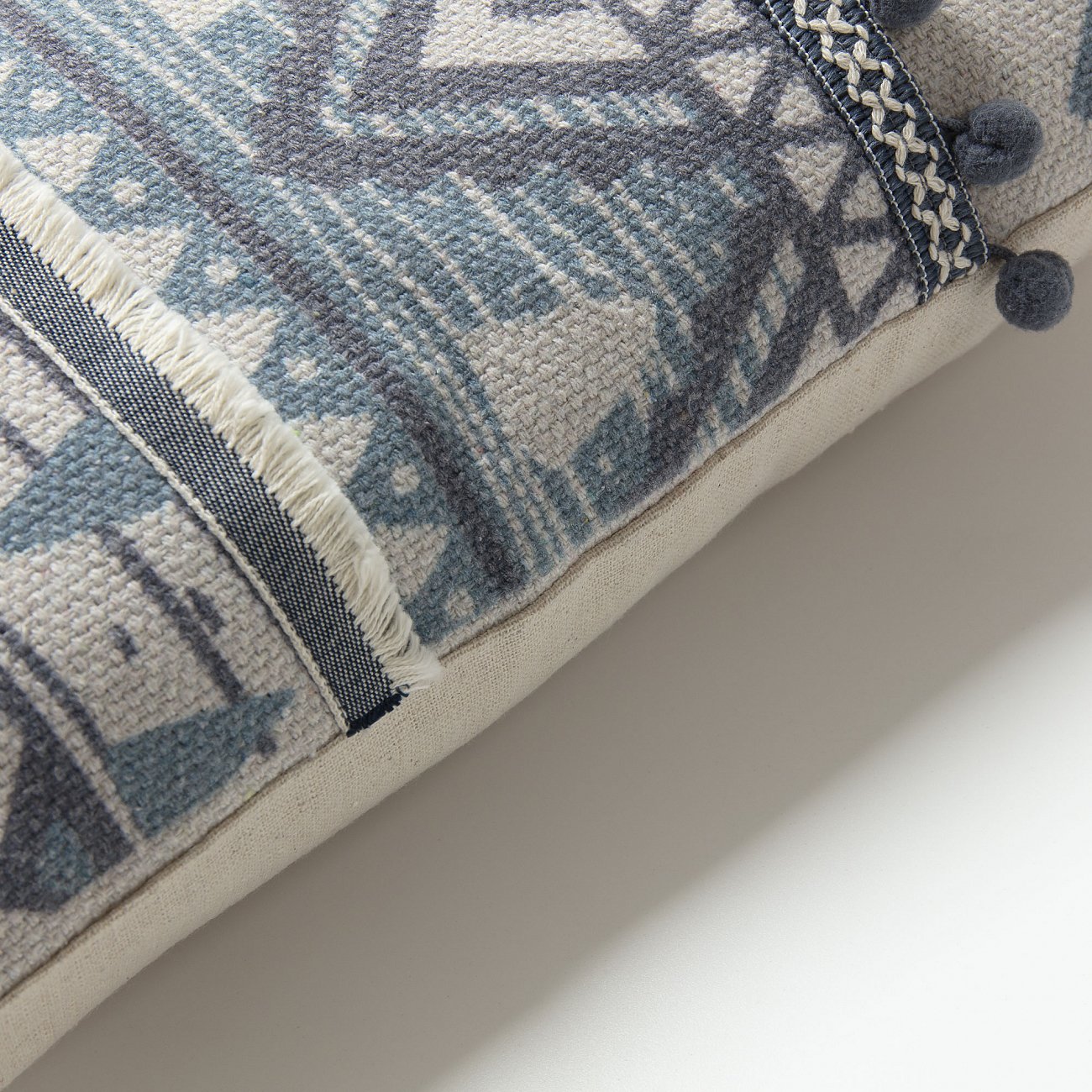 Чехол на подушку Clunck 45x45 синий AA2430J35 от La Forma LA FORMA ОРНАМЕНТ 298855 Серый  - Вид №3