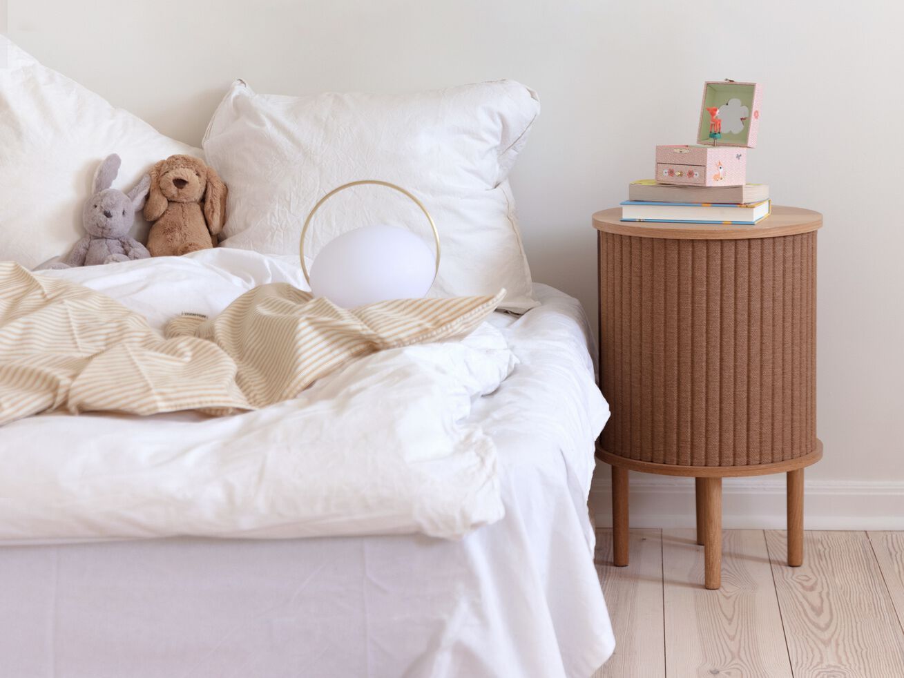 Деревянный круглый журнальный столик с отсеком для хранения UMAGE Audacious ARCH-00078755 - Вид №5