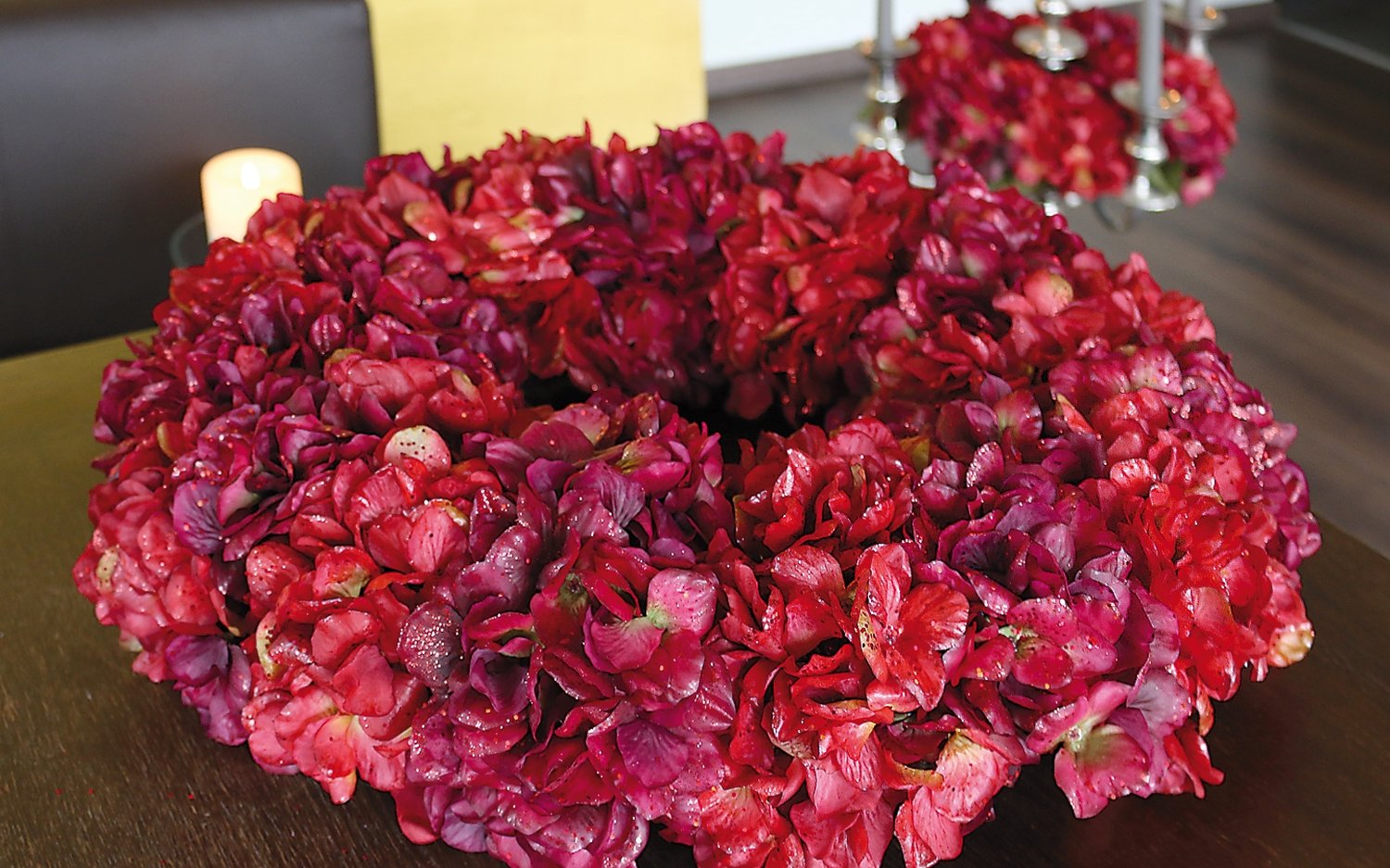 2010 432 a3 Искусственный венок из гортензии с глиттером, Ø 55 см, бордово-золотой H-andreas  - Вид №7