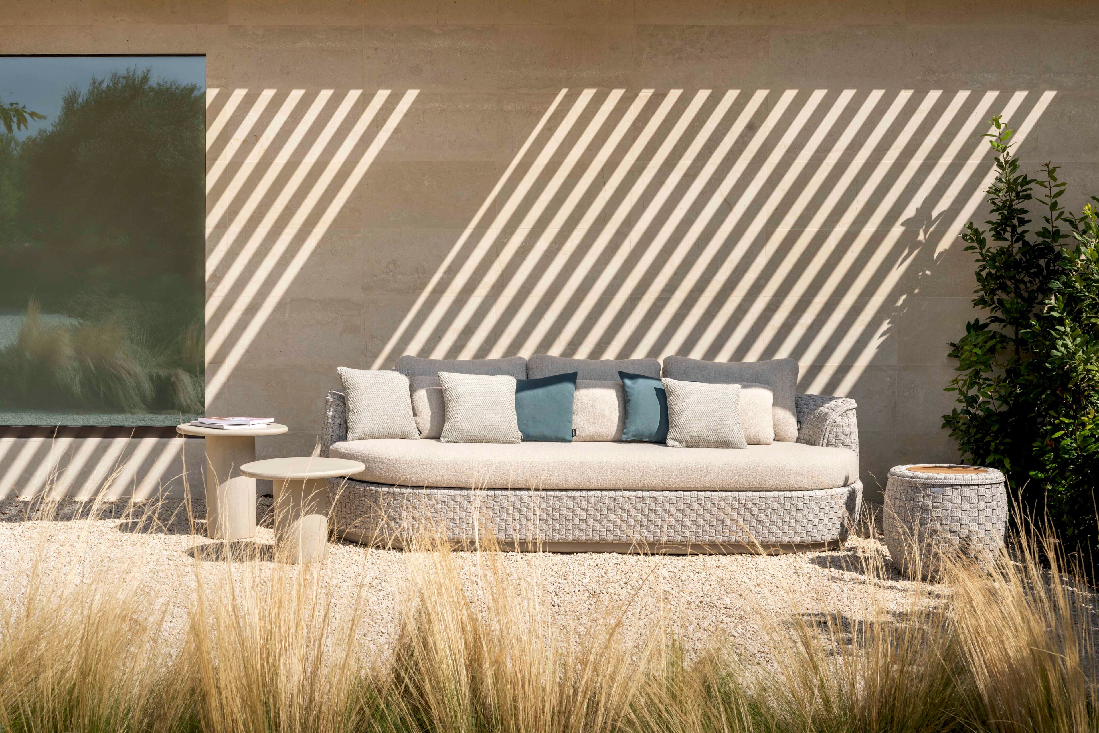 Журнальный столик из цементных материалов Jardinico Комо ARCH-00047990 - Вид №1