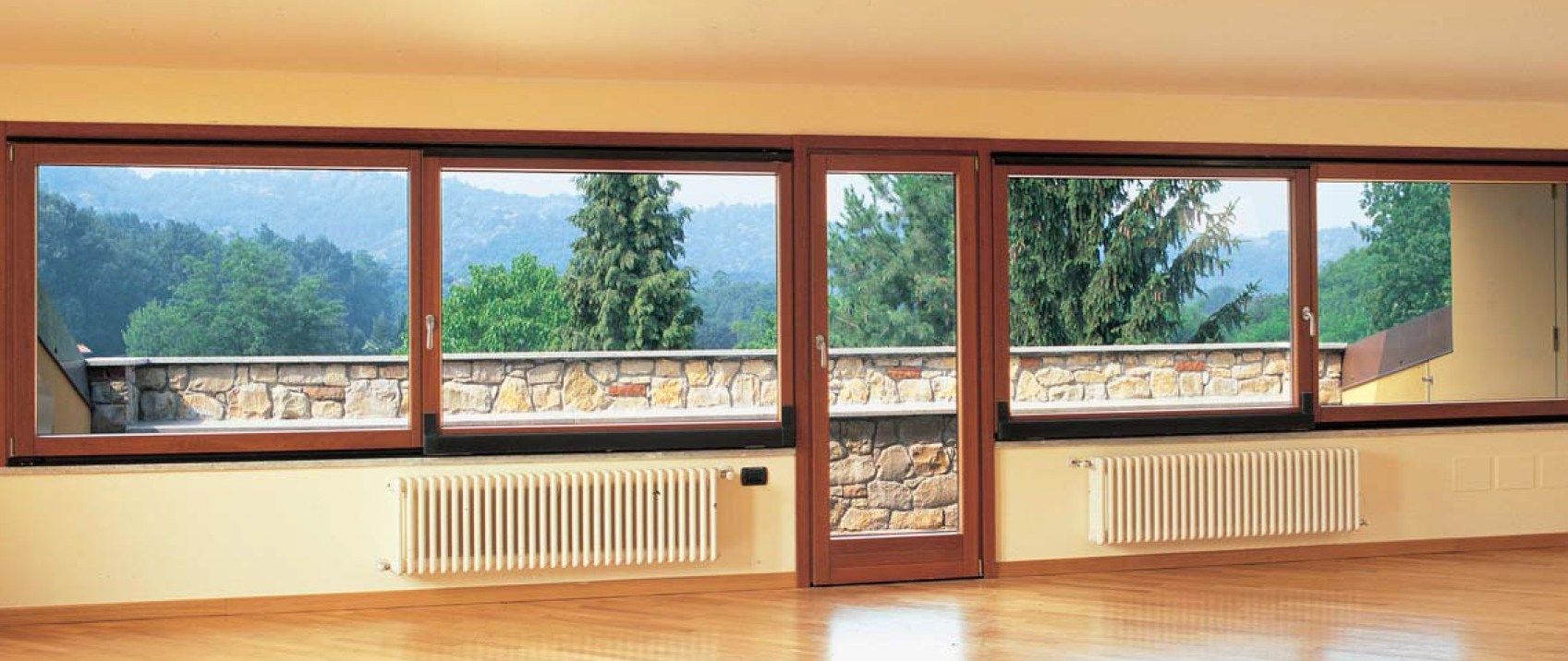 Алюминиевая и деревянная распашная оконная дверь с тройным остеклением Carminati пассивный 120 ARCH-00057640 - Вид №2