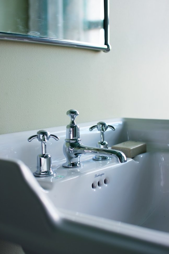 Смеситель для раковины на 3 отверстия с донным клапаном [AN12]  Burlington T14-QT, T2  - Вид №2