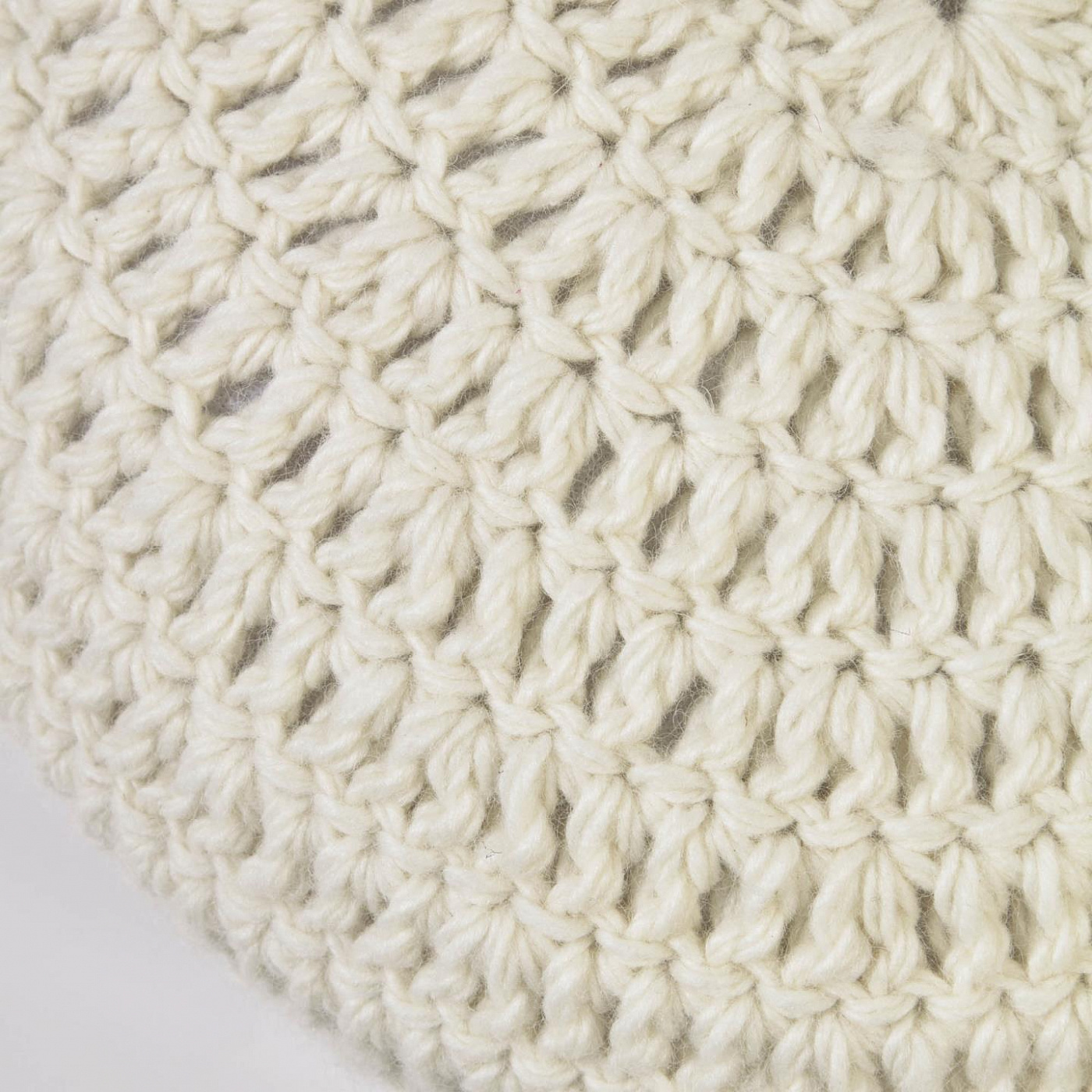 108820 Круглая подушка из 100% шерсти Ø 45 см, белого цвета La Forma Magnolia