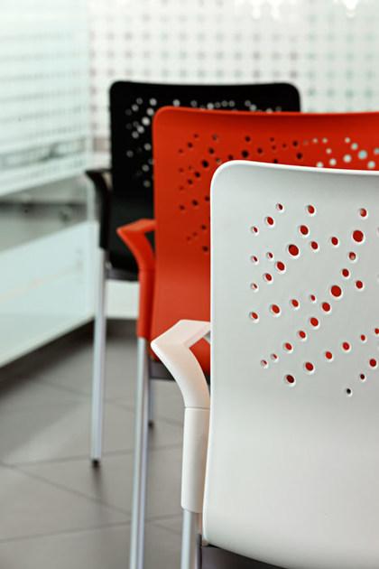 ACTIU Стул для конференций штабелируемый с подлокотниками Urban sun-id-1470062 - Вид №1