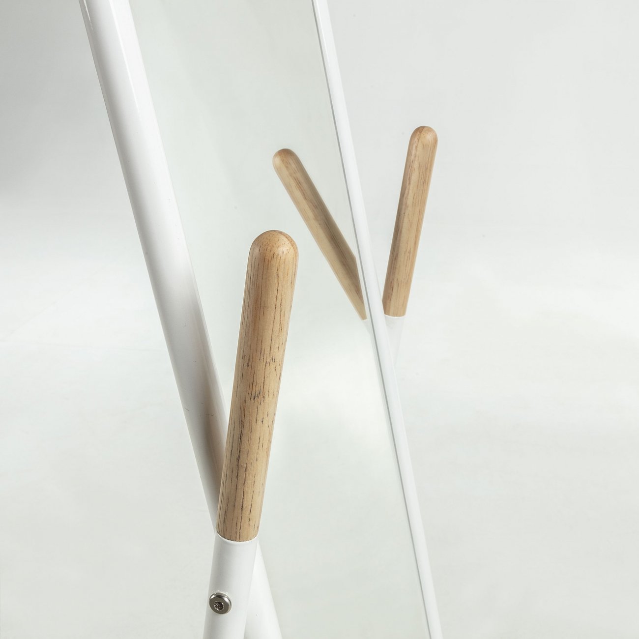 Напольное зеркало в полный рост на подставке Bellamy от La Forma LA FORMA BELLAMY 298903 Белый  - Вид №2