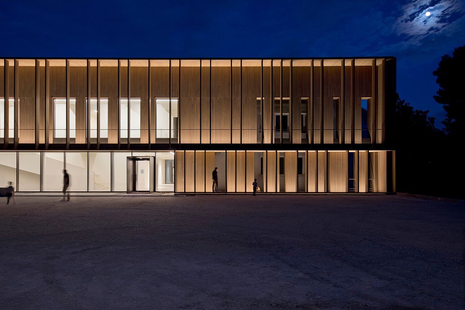 Алюминиевый и стеклянный линейный профиль освещения с системой RGB iGuzzini Linealuce ARCH-00089019 - Вид №2