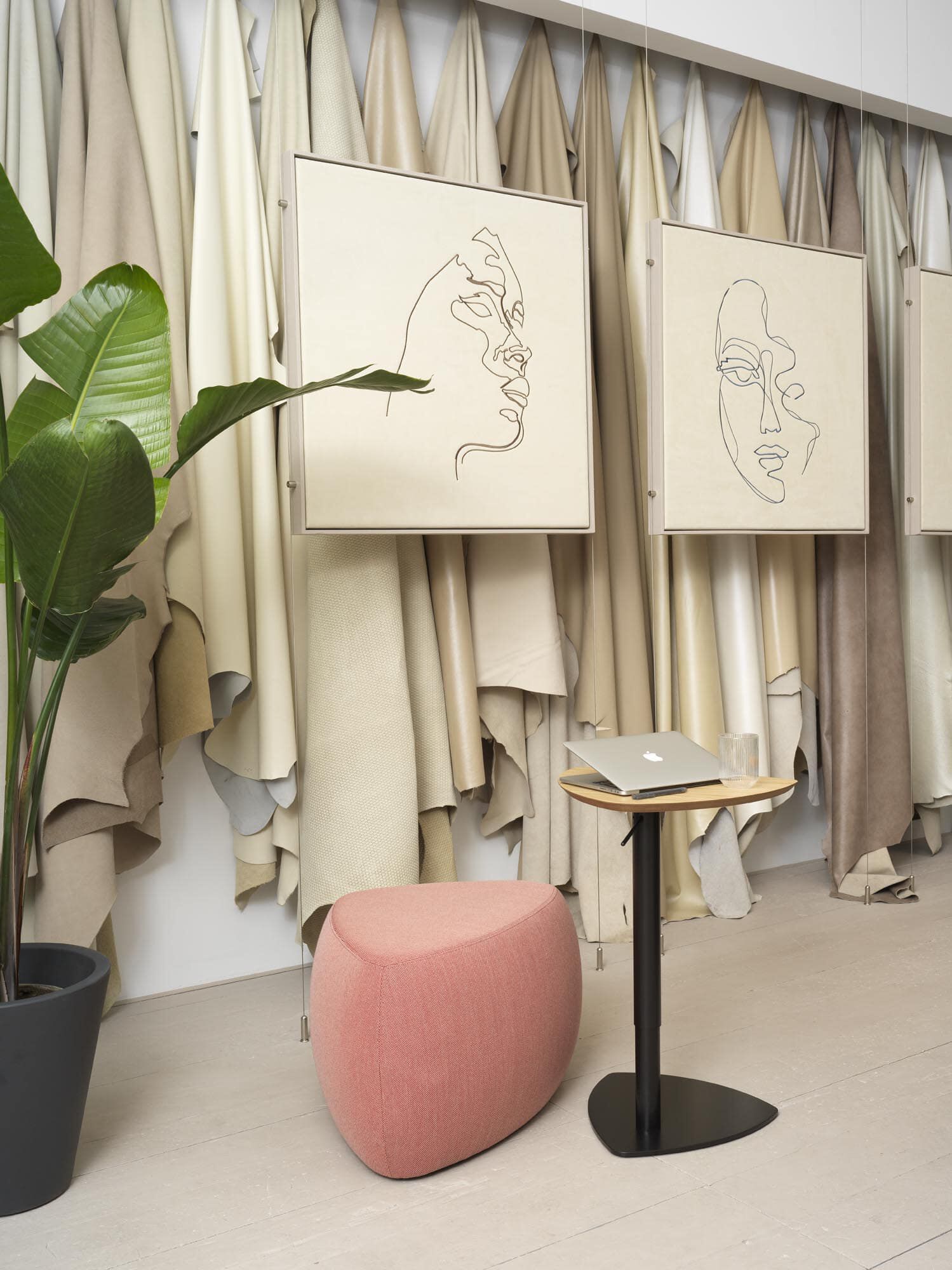 Регулируемый по высоте треугольный стол для сервировки SITIA REGOLO ARCH-00044028 - Вид №2