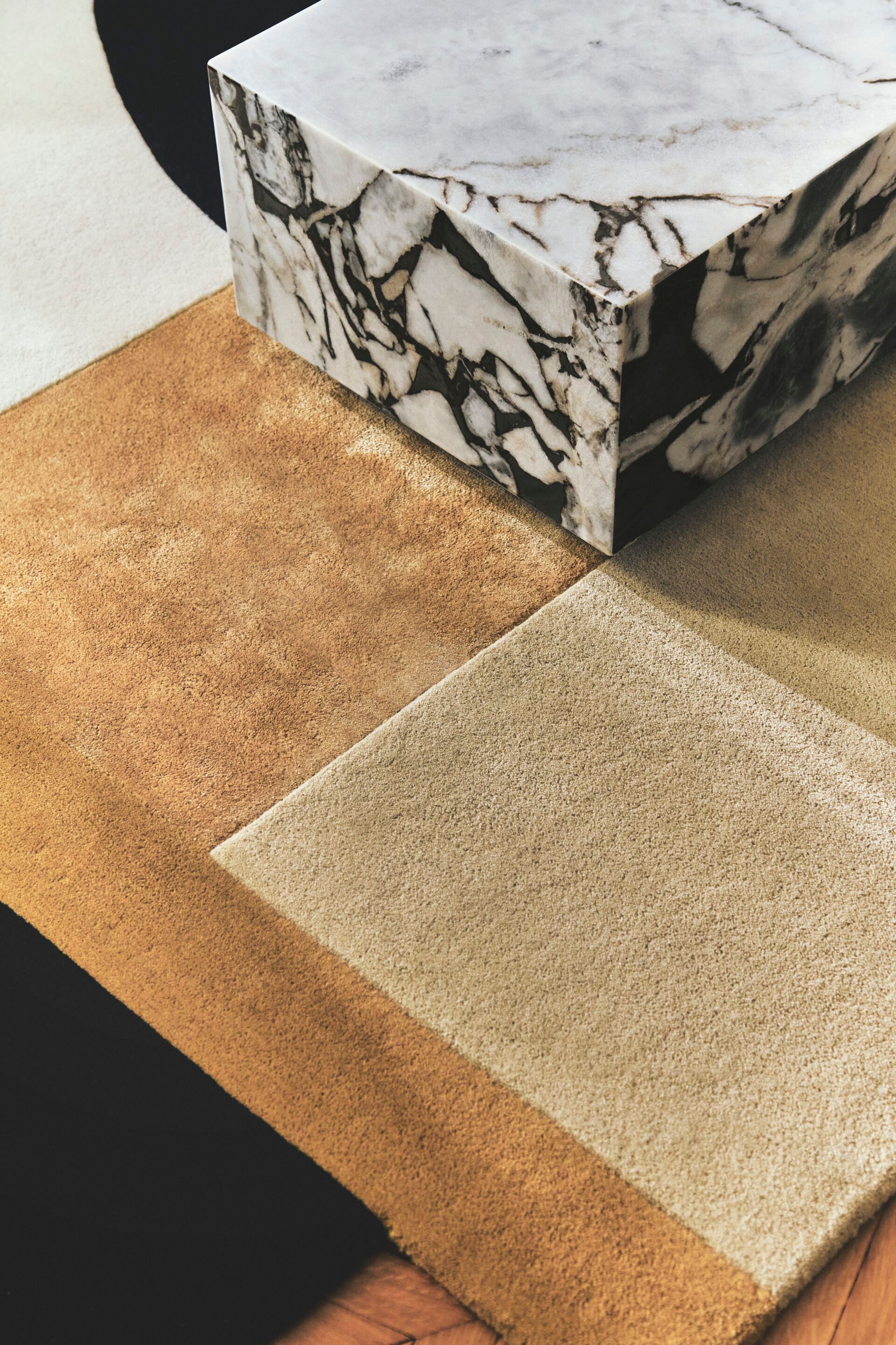 Шерстяной ковер с геометрическим рисунком Toulemonde Bochart BIJOUX ARCH-00014381 - Вид №1