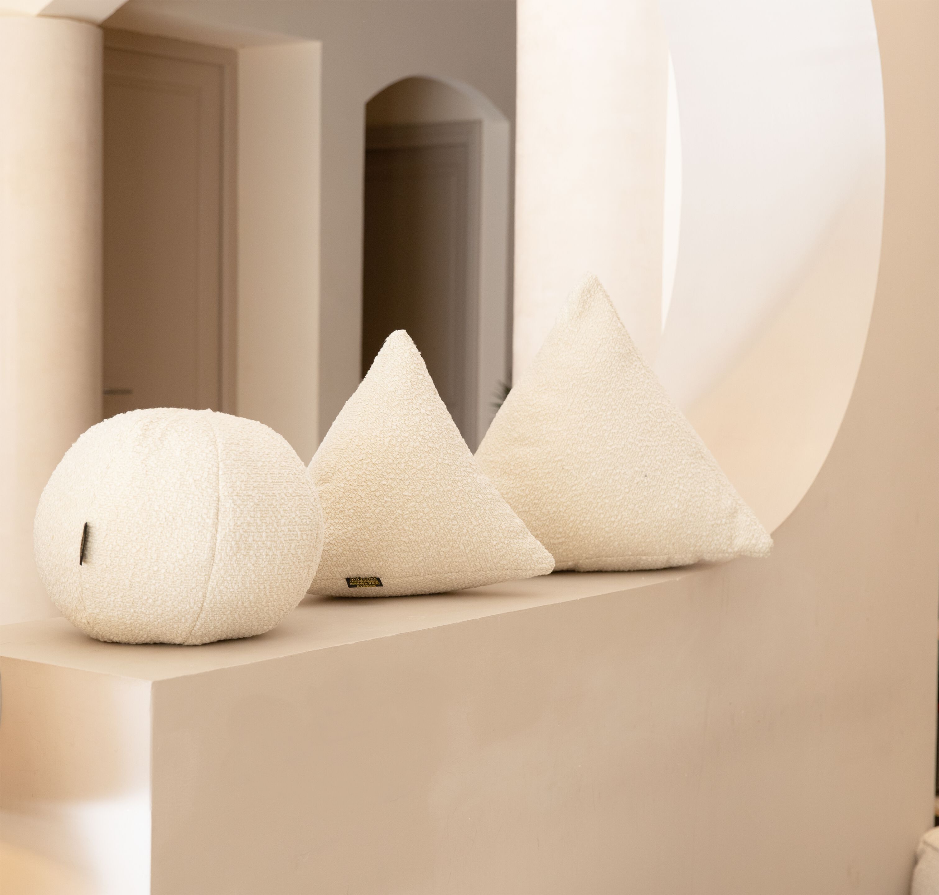 Шерстяная однотонная подушка MX HOME буклет ARCH-00147980 - Вид №1