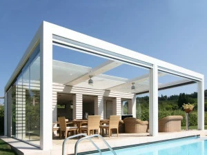 STUDIO 66 Отдельностоящая алюминиевая пергола со складывающимися жалюзи