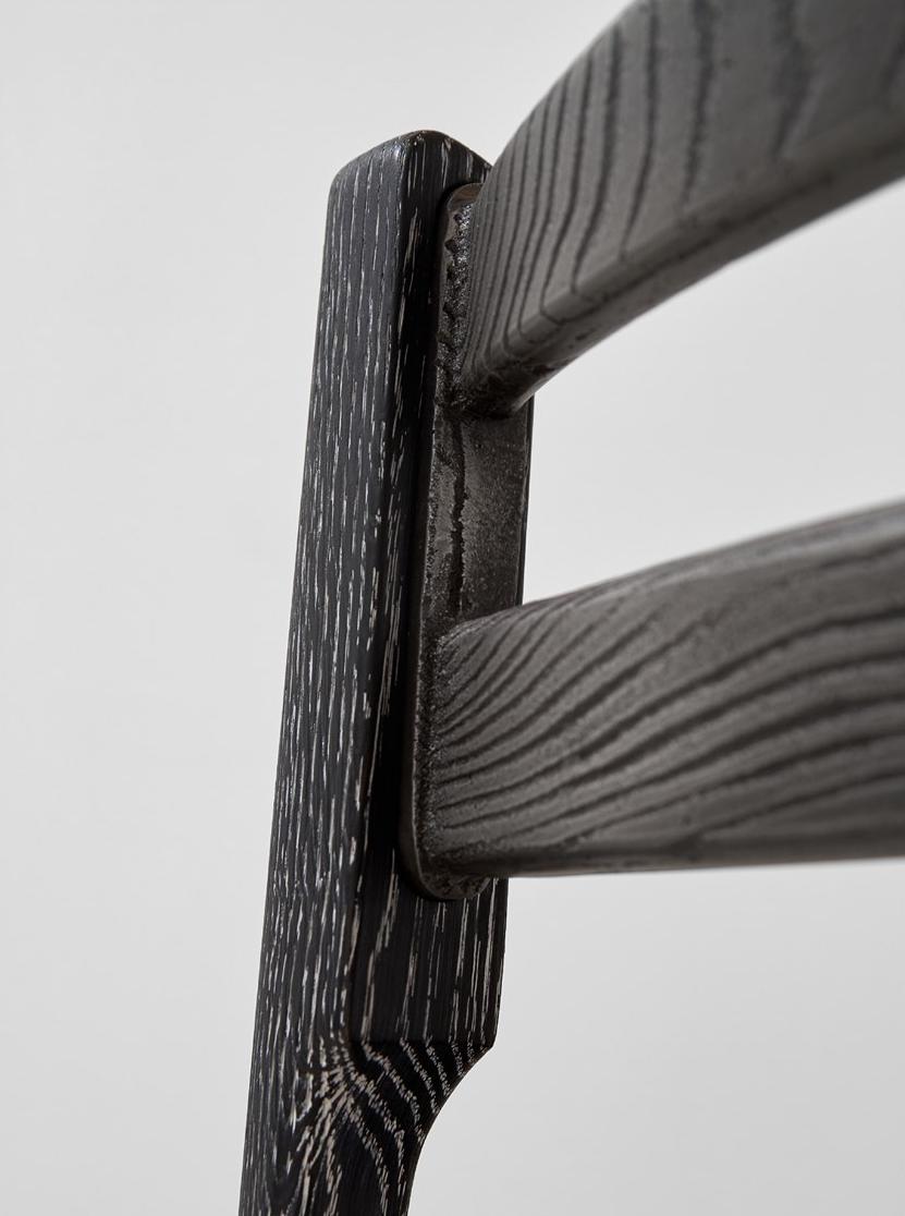 District Eight Стул из дуба со встроенной подушкой  M2011  - Вид №9