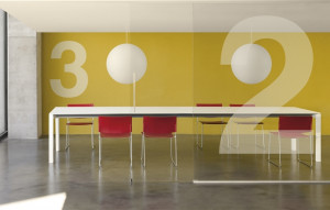 043027 Стол Andreu World Extra