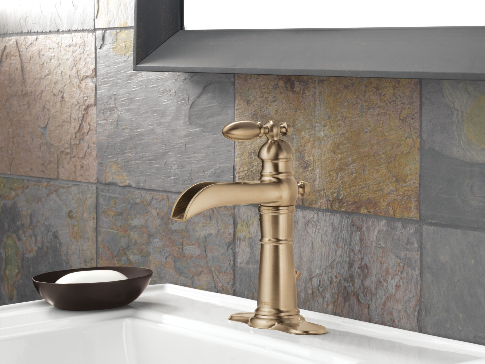 554LF-CZ Смеситель для ванной комнаты с одной ручкой Delta Faucet Victorian Шампанское бронза - Вид №1