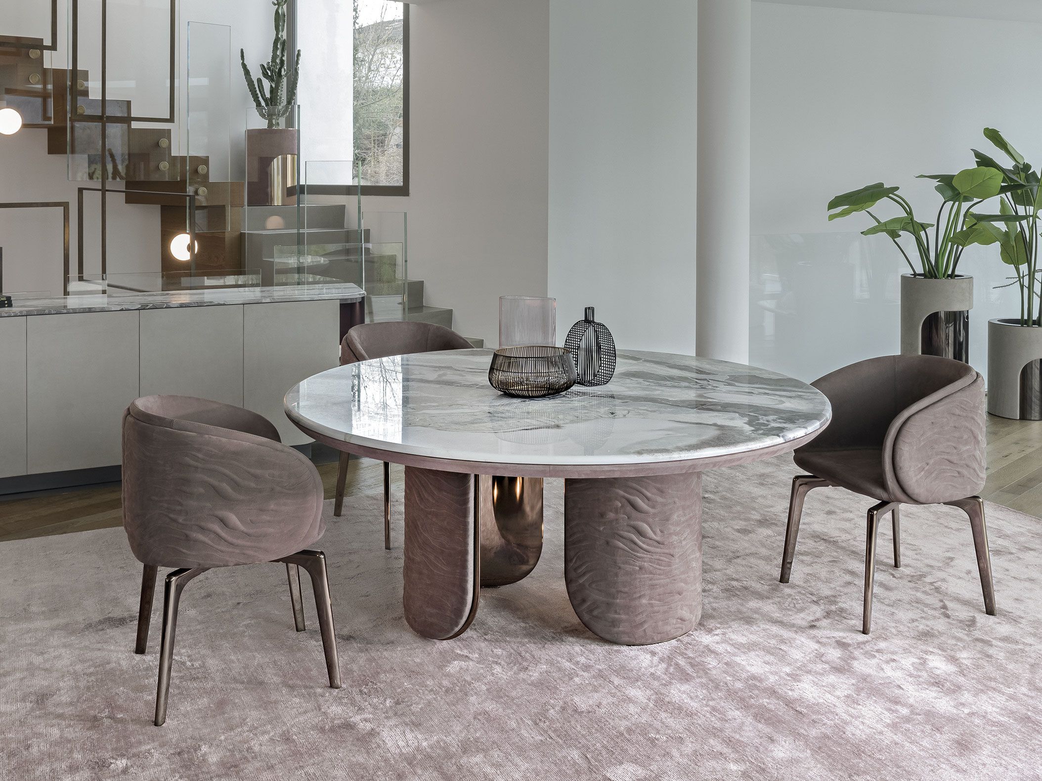 Круглый обеденный стол из натурального камня Longhi Blooming ARCH-00086395 - Вид №2