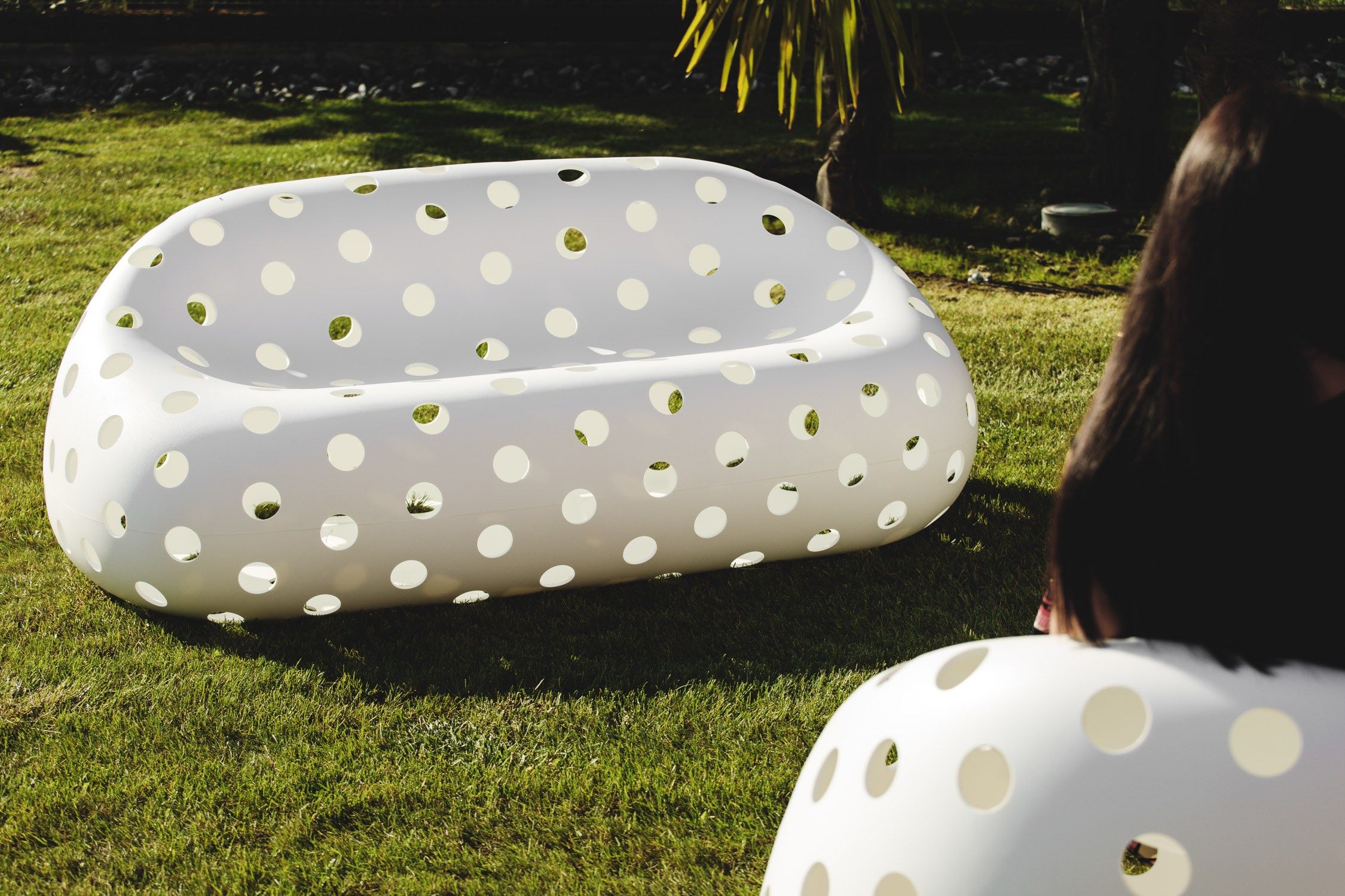 3-местный полиэтиленовый садовый диван PLUST Airball ARCH-00068205 - Вид №3