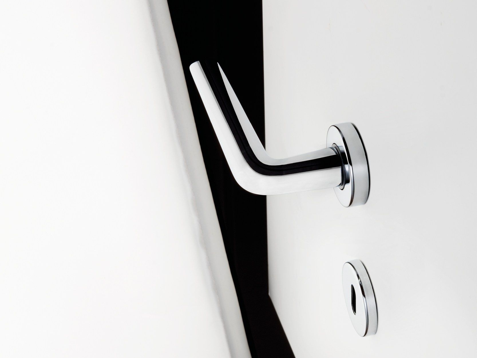 Классический стиль металлическая ручка на пластине LINEA CALI' Brixia Zincral ARCH-00075559