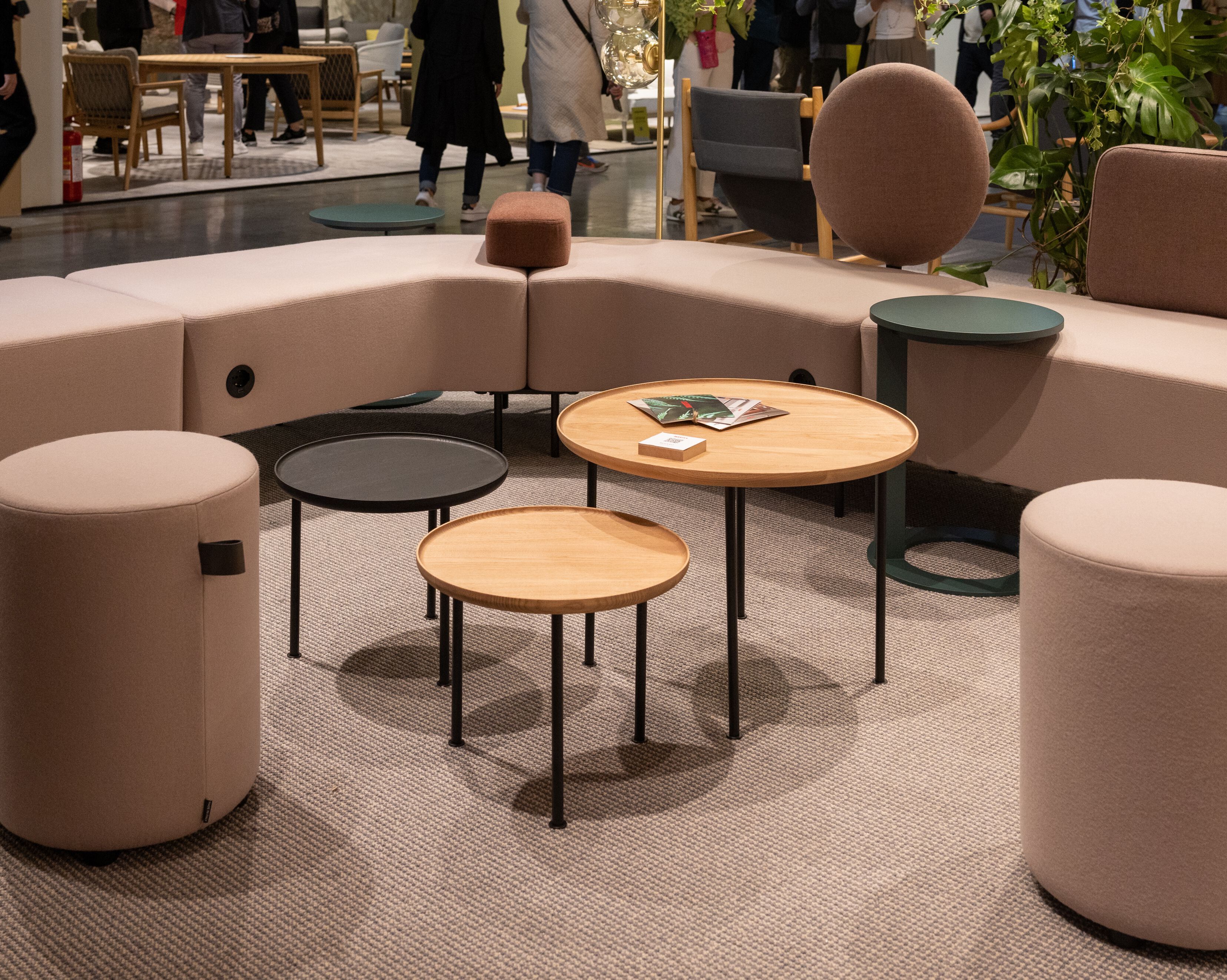 Круглый журнальный столик из ясеня Martex вокруг ARCH-00145318