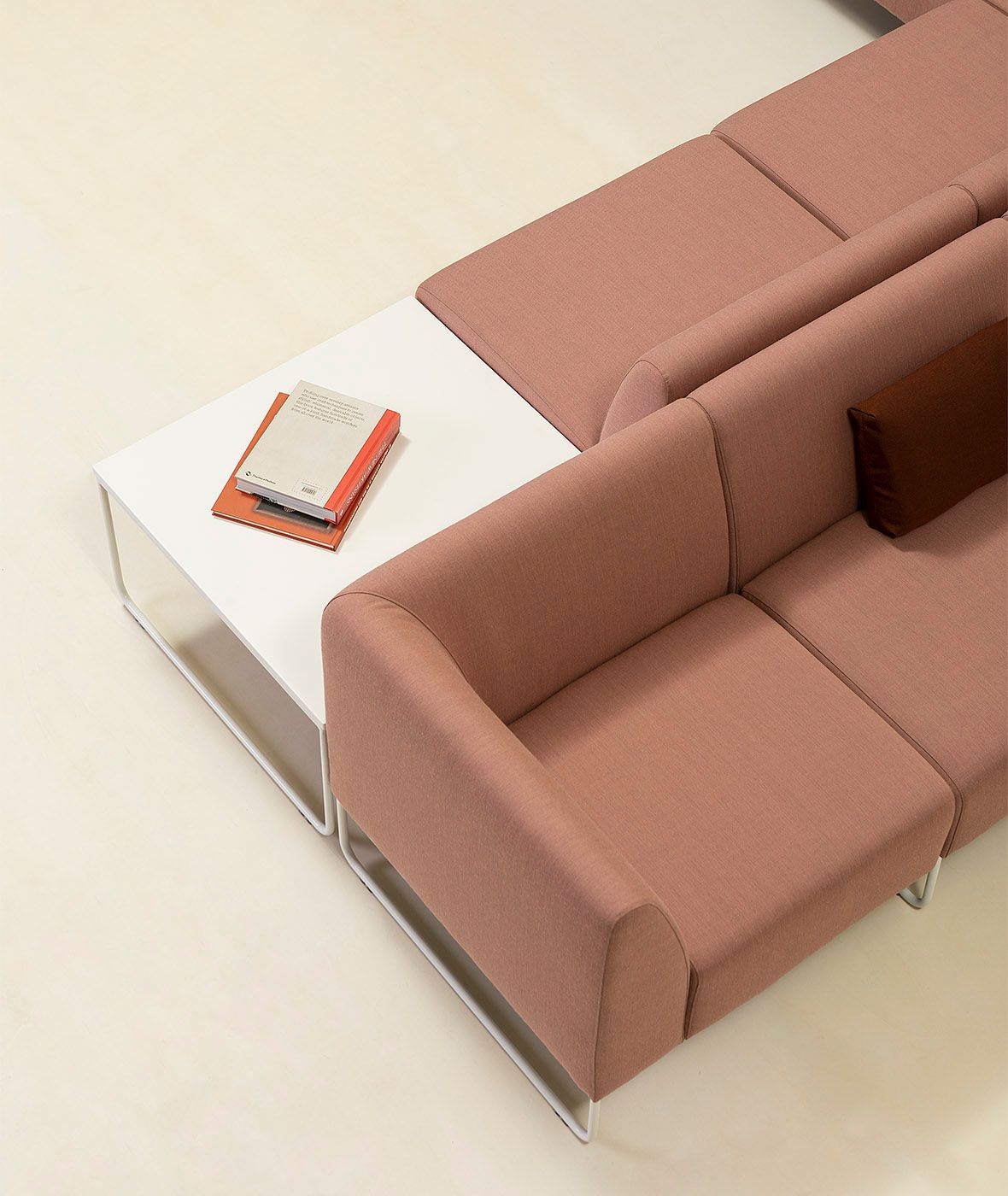 Кресло с салазками из ткани Vergés Dula ARCH-00145325 - Вид №1