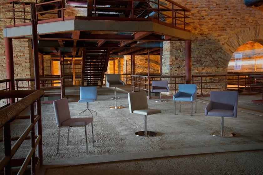 Domingo Salotti Кресло в современном стиле с обивкой для контракта Kelly sun-id-1382094 - Вид №1