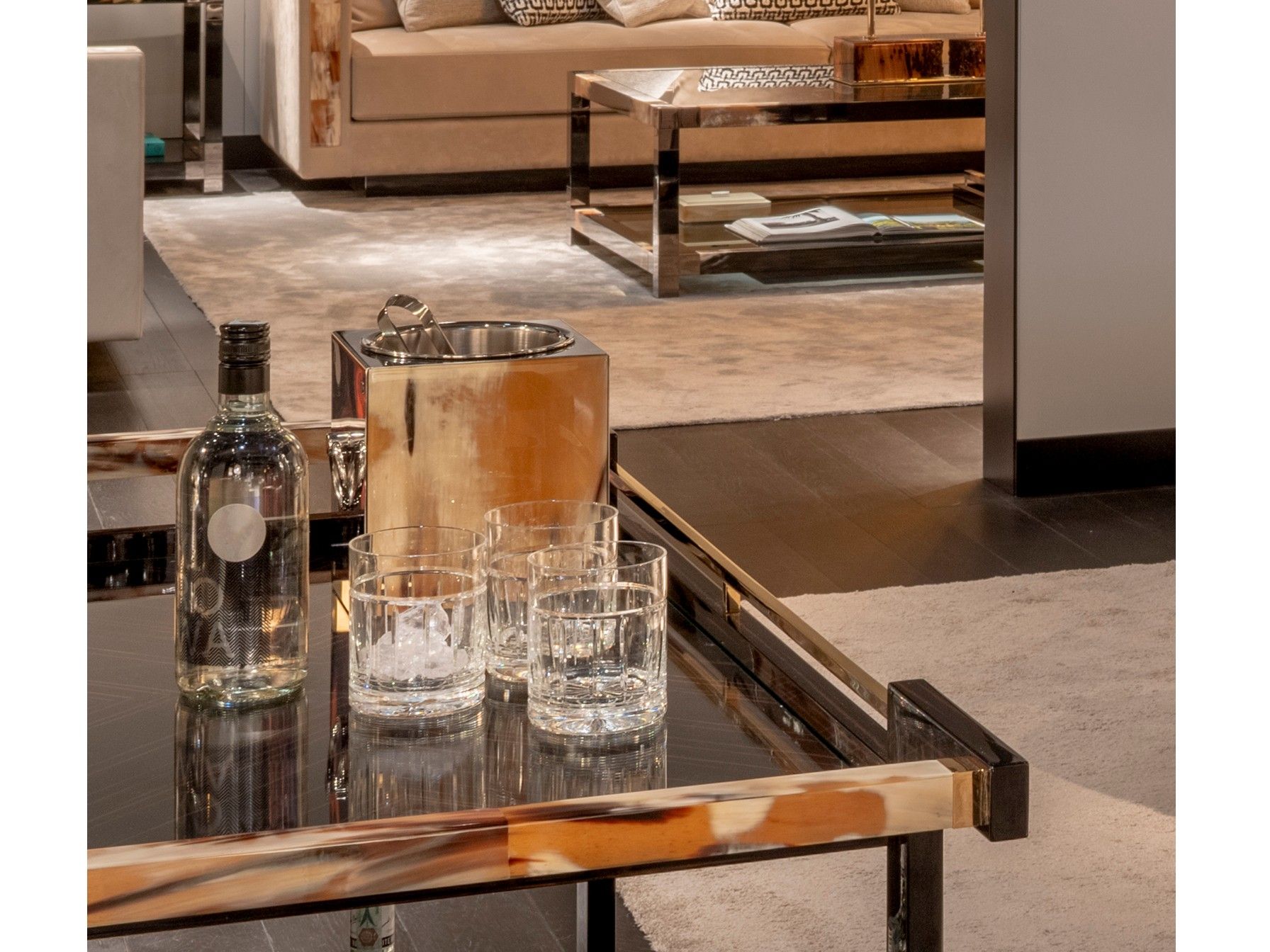 Деревянная барная тележка с роговыми ручками ARCAHORN Shine ARCH-00019561