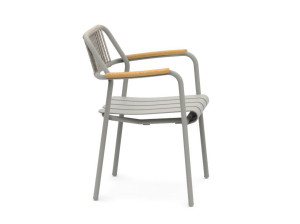 Штабелируемый алюминиевый садовый стул и веревка с подлокотниками