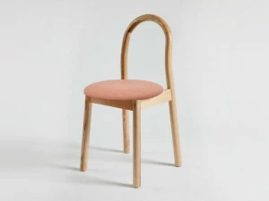 DesignByThem Мягкое кресло из массива дерева Bobby