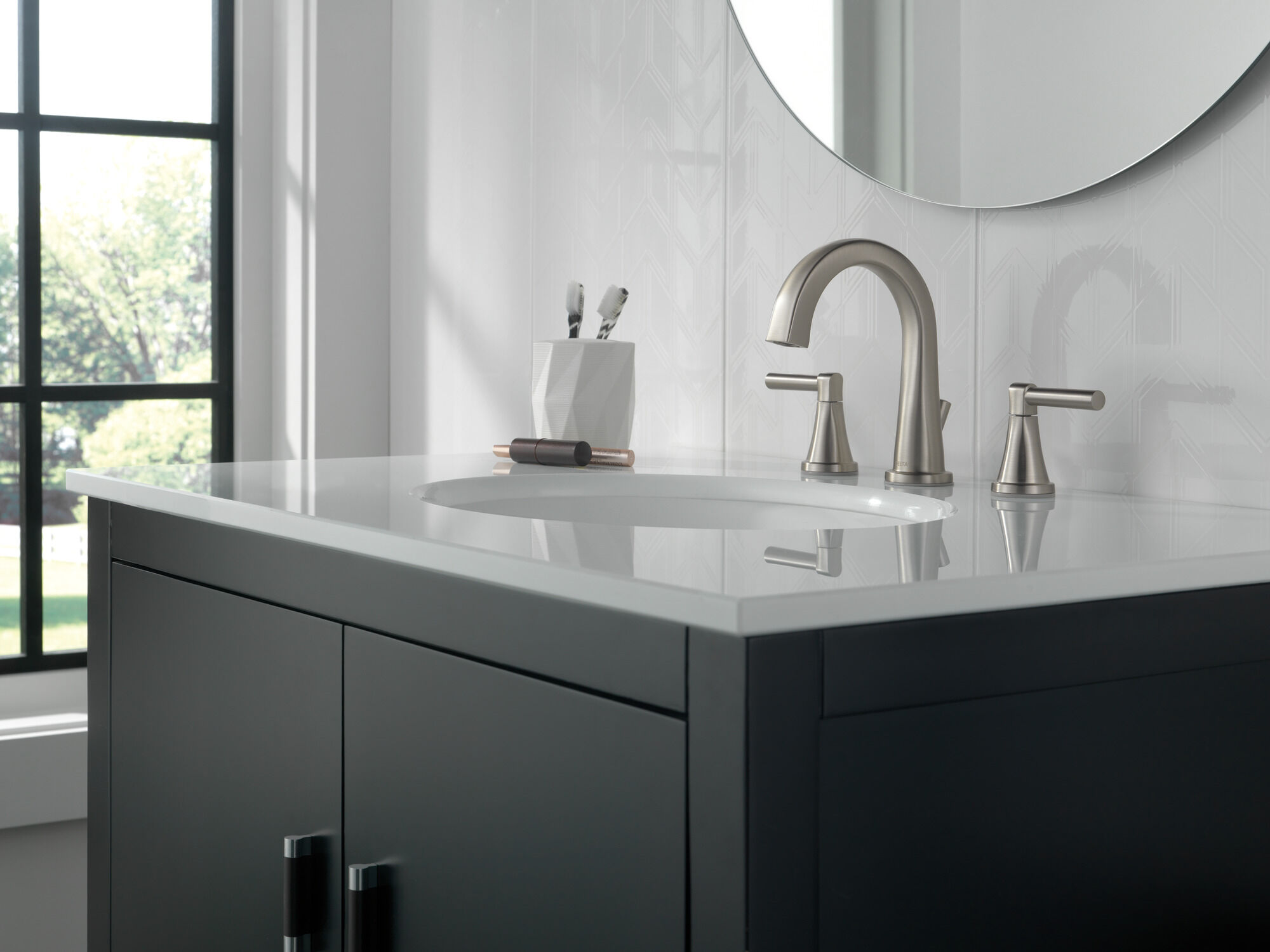 Смеситель для ванной комнаты с двумя ручками Delta Faucet 35891LF-SP - Вид №3