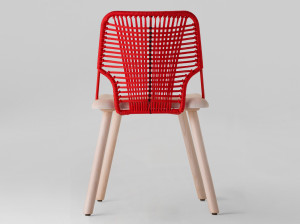 Деревянный стул