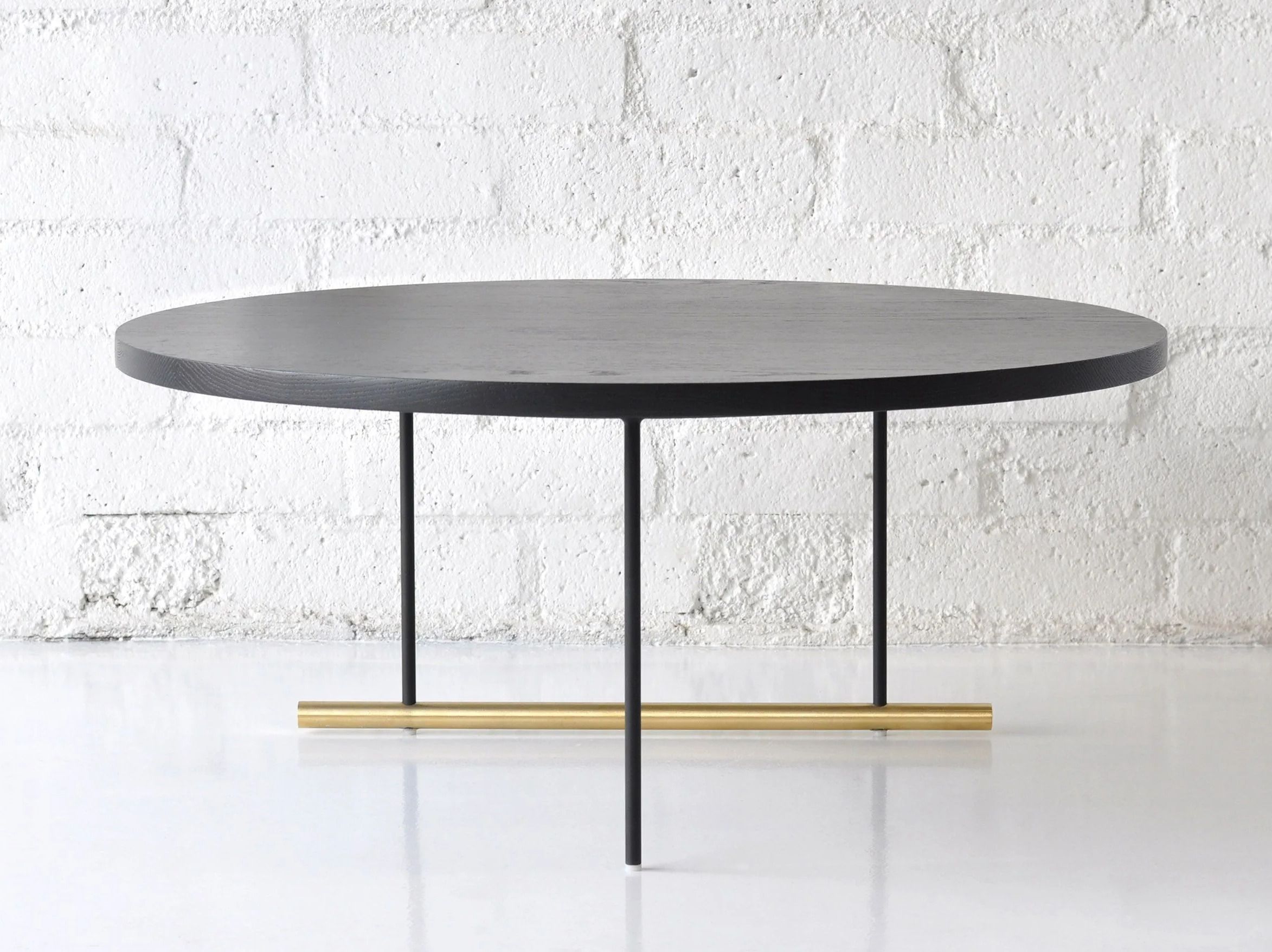 Деревянный круглый низкий журнальный столик Phase Design Icon ARCH-00062360