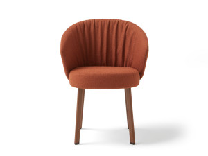 Тканевый стул с подлокотниками