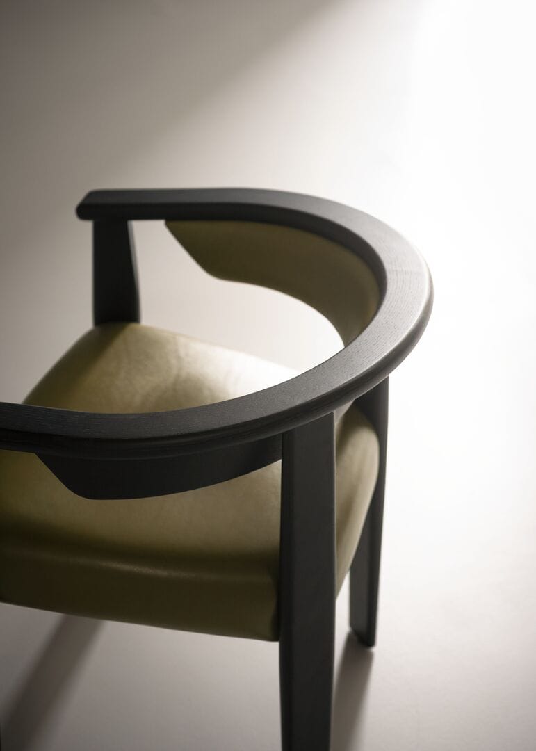 Мягкий стул из массива дерева Baxter AFRA ARCH-00005979 - Вид №4