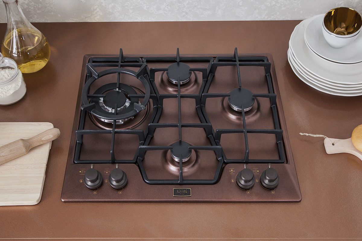 HG 6115 CTRC Встраиваемые газовые панели / газ, neoclassic, серия " 1889", 60x51 см, газовая, независимая, электроподжиг, газ-контроль, утопленные чугунные решетки, адаптер для wok-конфорки, медный Korting Korting 1889 Santreyd  - Вид №1