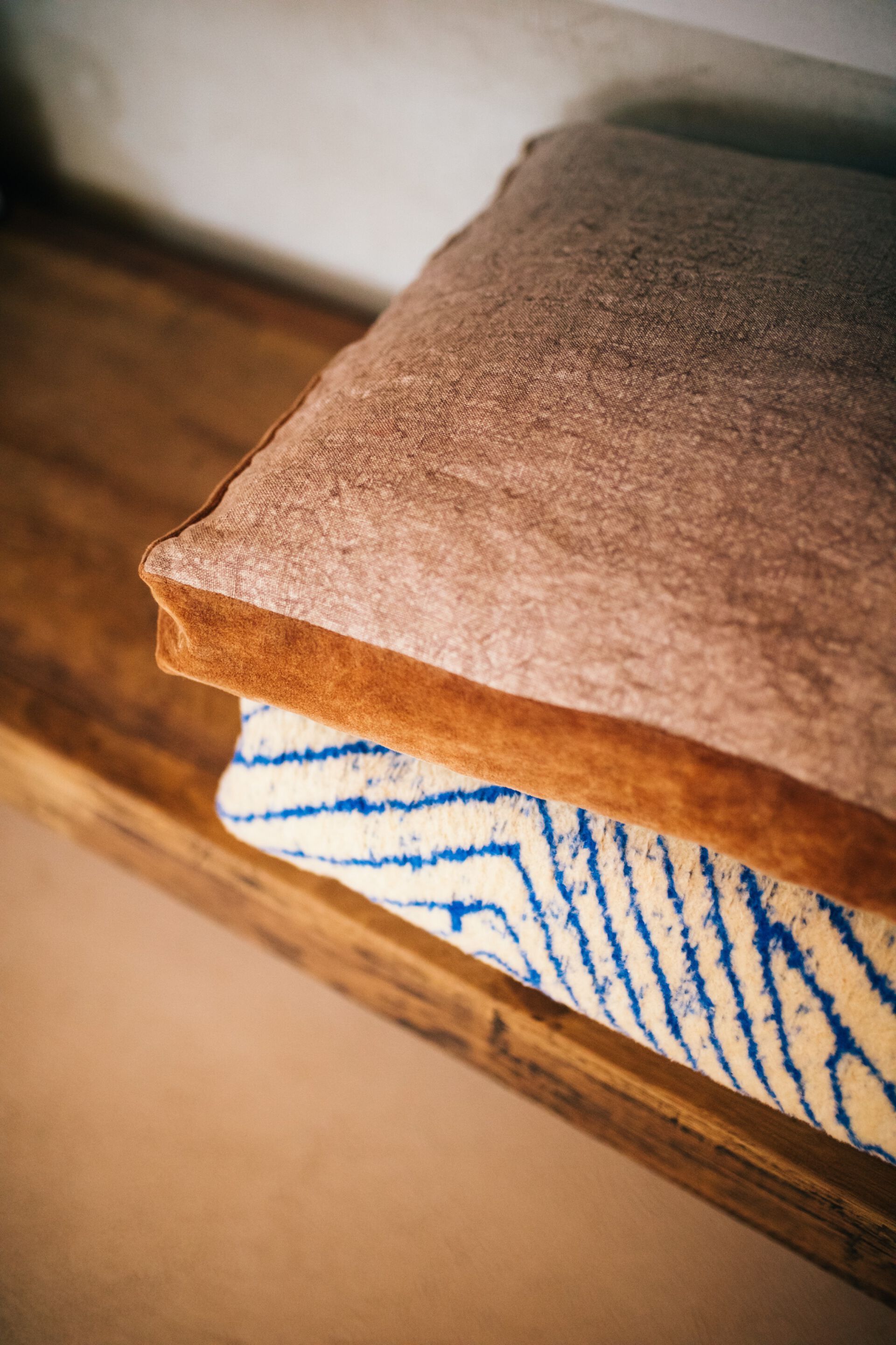 Льняная прямоугольная однотонная подушка POMAX BORDERS ARCH-00106515 - Вид №26