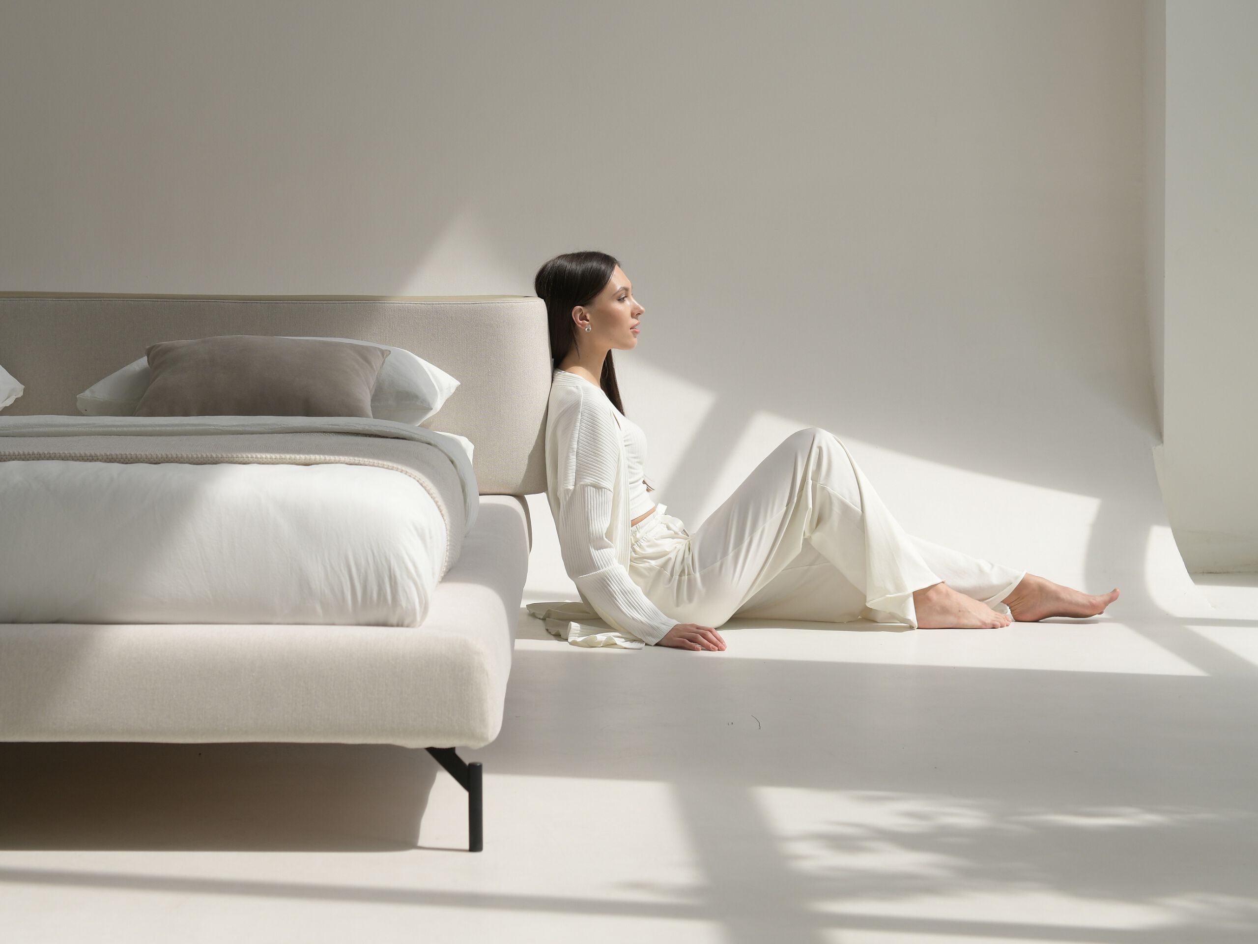 Двуспальная кровать с мягким изголовьем Woodsoft VERTIGO ARCH-00108797 - Вид №4