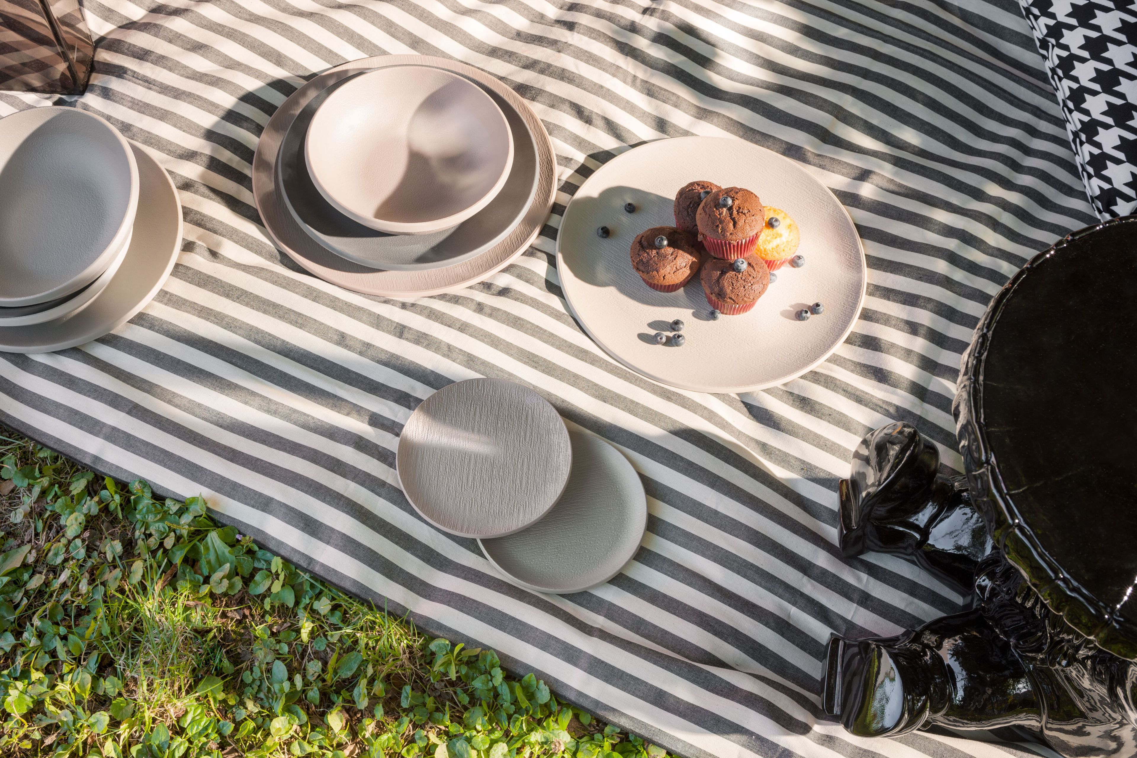 Набор десертных тарелок из меламина Kartell сюжет ARCH-00132979 - Вид №4