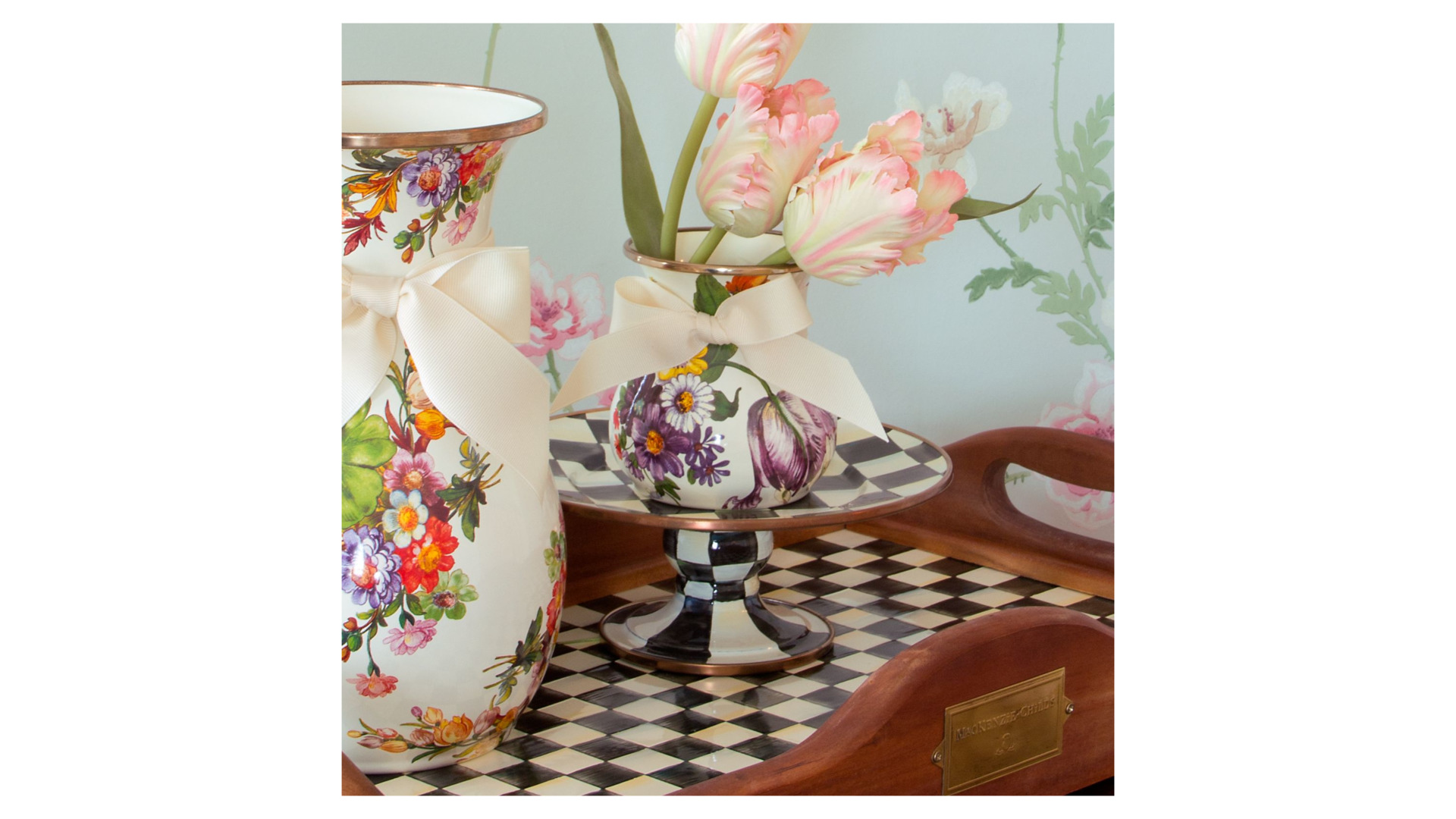 10641809 Mackenzie-Childs Блюдо сервировочное на подставке Mackenzie-Childs Courtly Check, 20см Сталь  - Вид №1