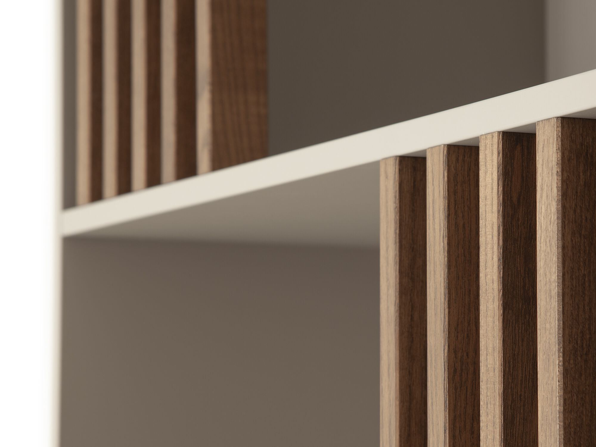 Навесной шкаф из грецкого ореха Morica Design MONDRIAN ARCH-00069906 - Вид №2