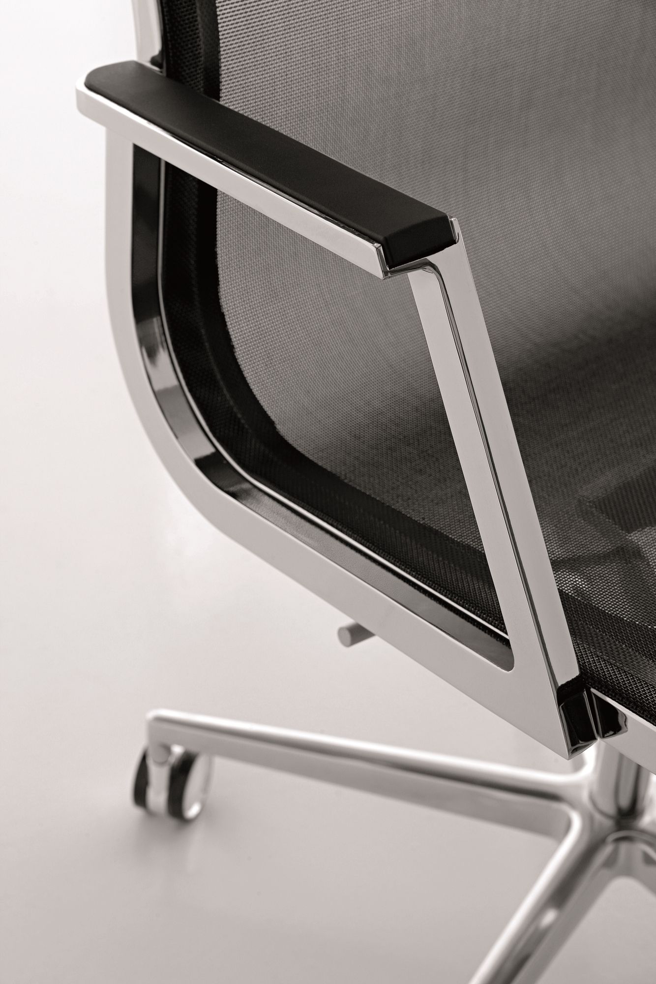 Операционный офисный стул с подлокотниками 4 спицы Luxy Nulite ARCH-00139168 - Вид №10