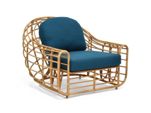 Садовое кресло из смолы с подлокотниками